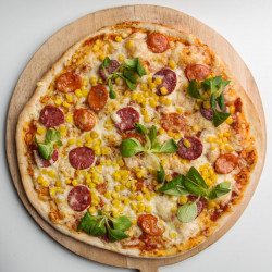 Pizza Klobásová s kukuřicí pečená 510g 33cm - doprodej